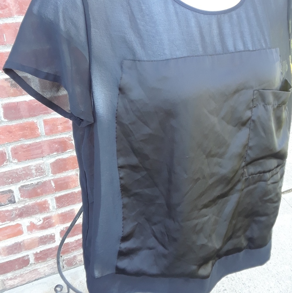 Sheer block top - Picture 3 of 3